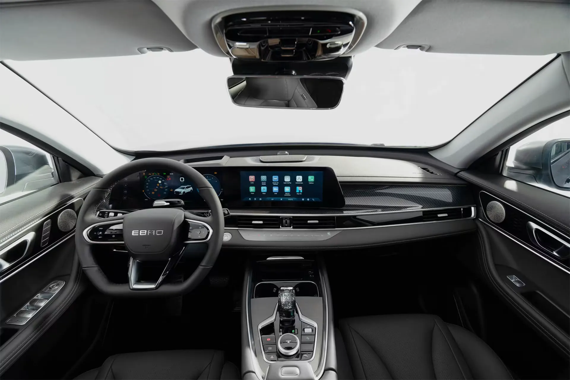 Interior EBRO s700